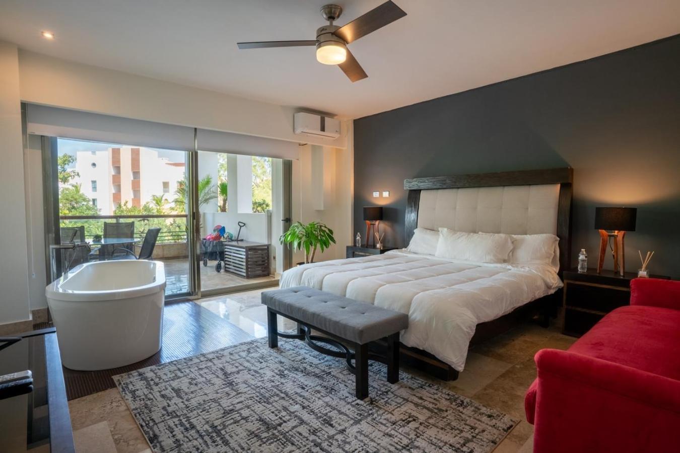 2br Beachfront Exclusive W/ Features Apartment *