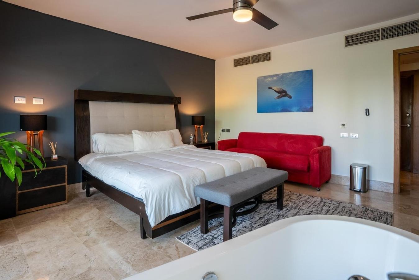 2br Beachfront Exclusive W/ Features Cancun