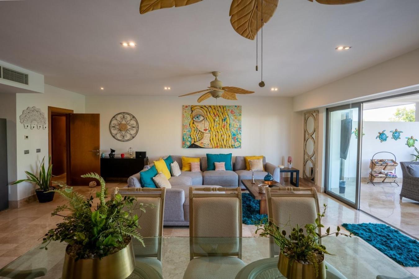 Apartment 2br Beachfront Exclusive W/ Features *