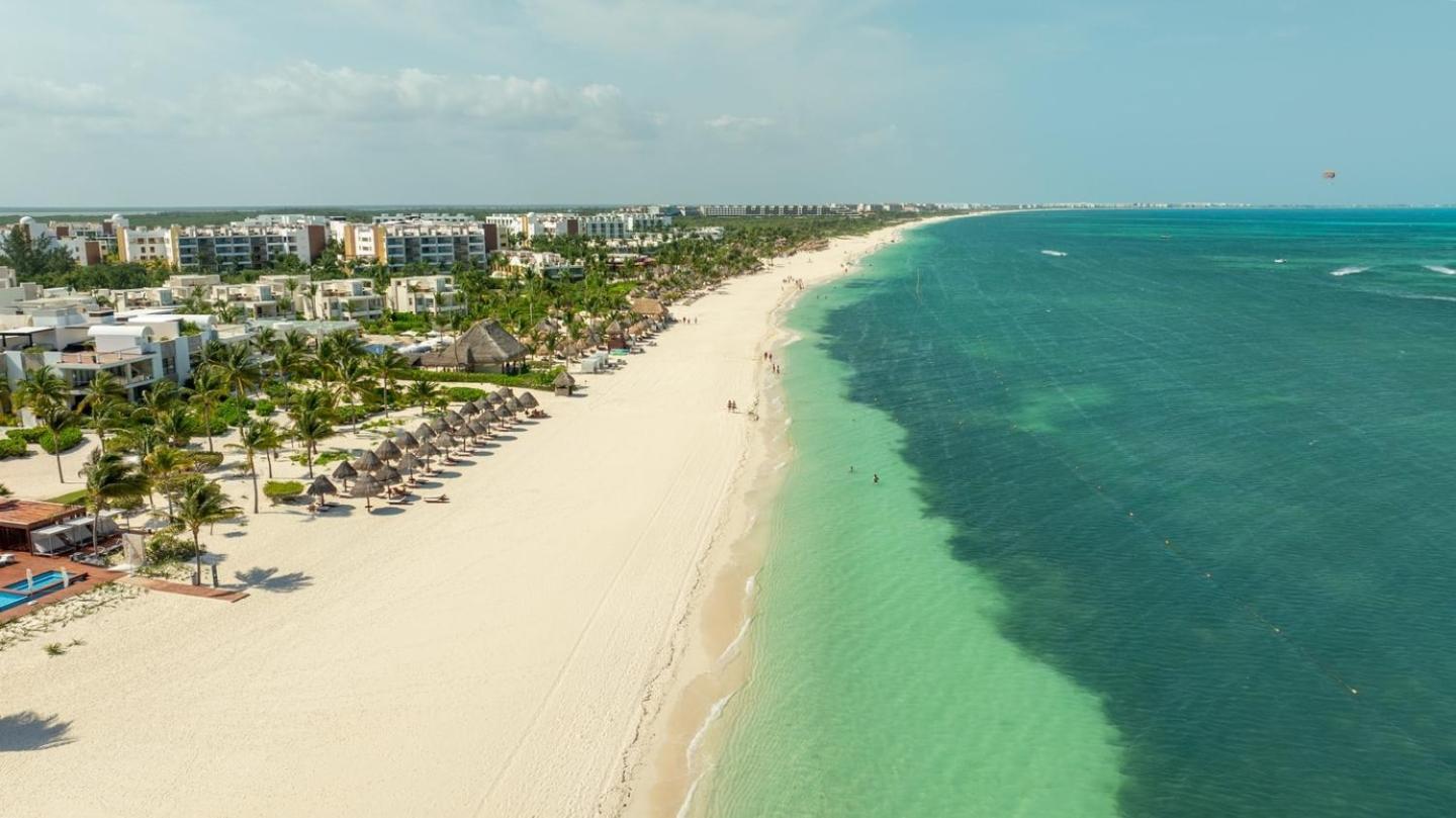 2br Beachfront Exclusive W/ Features Cancun