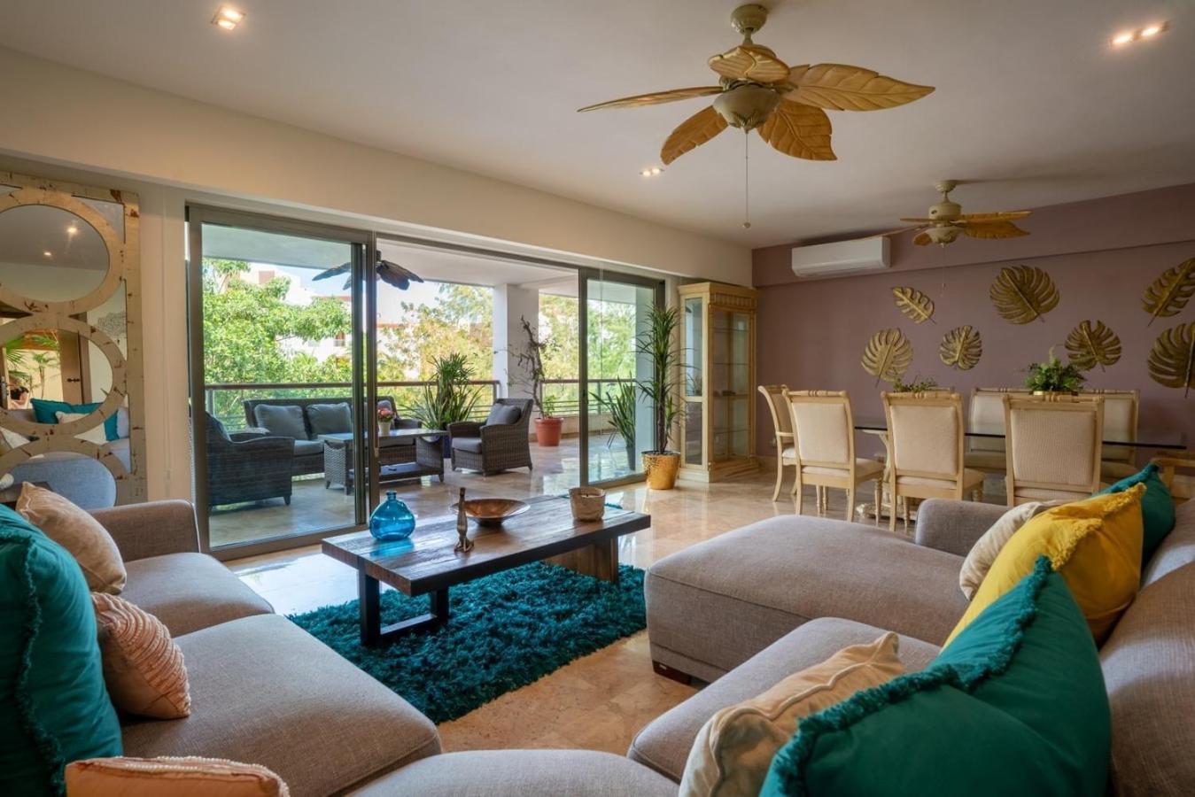 2br Beachfront Exclusive W/ Features Apartment Cancun