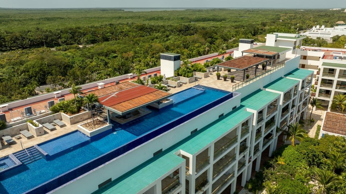 2br Beachfront Exclusive W/ Features Cancun