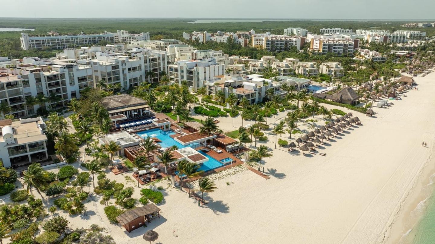 Apartment 2br Beachfront Exclusive W/ Features