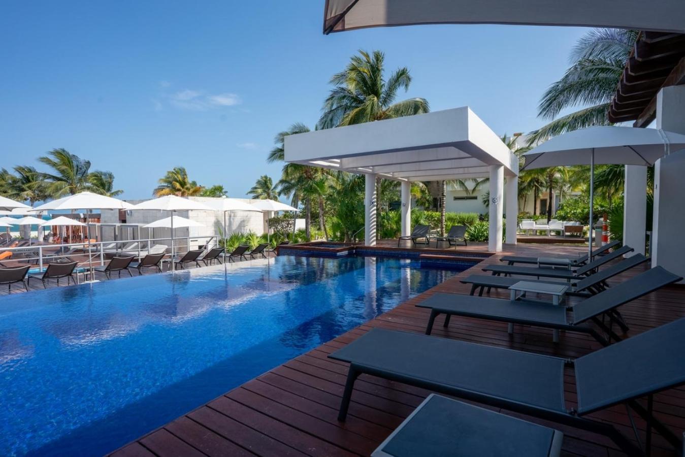 Apartment 2br Beachfront Exclusive W/ Features *