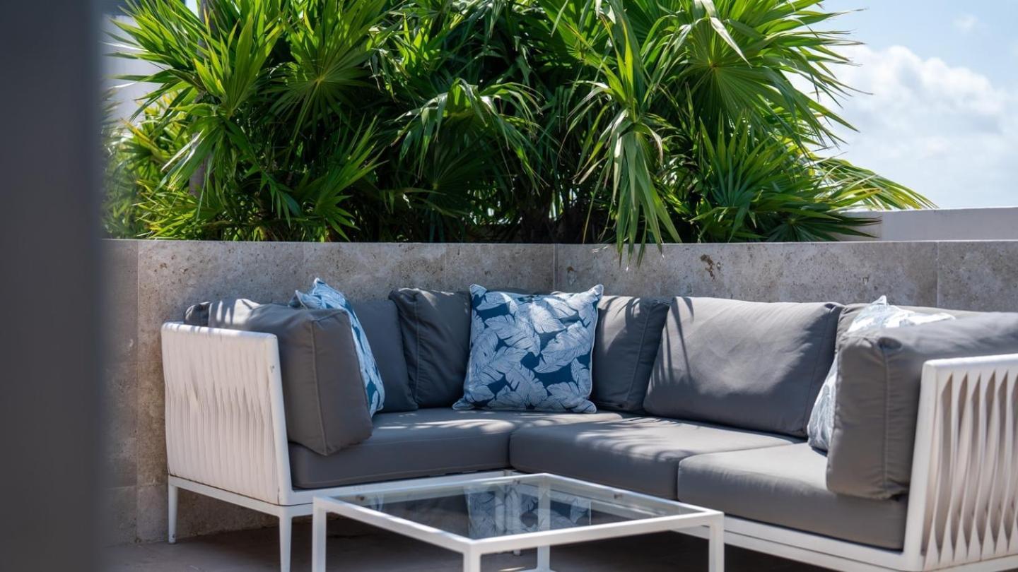 2br Beachfront Exclusive W/ Features Apartment Cancun